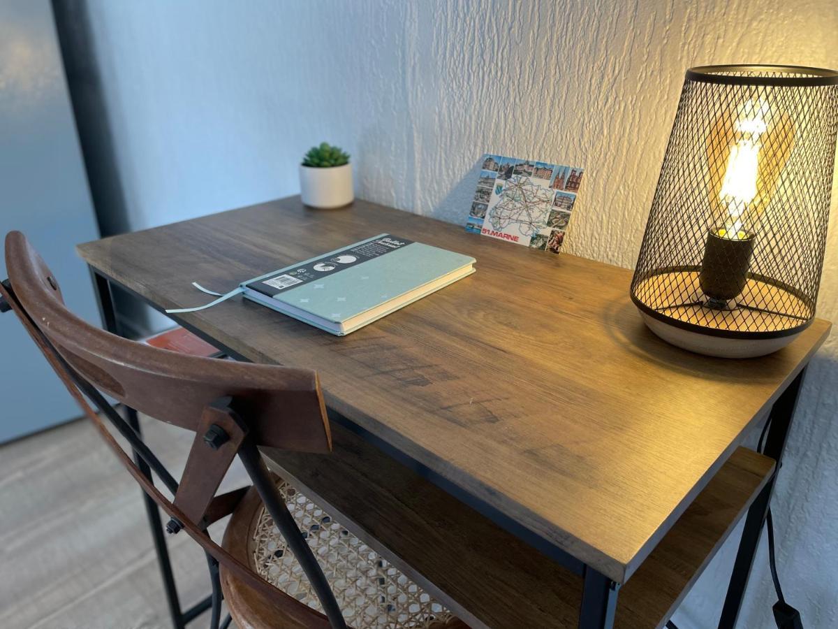 Apartament Un Cocon Au Coeur De La Champagne Avec Parking Épernay Zewnętrze zdjęcie